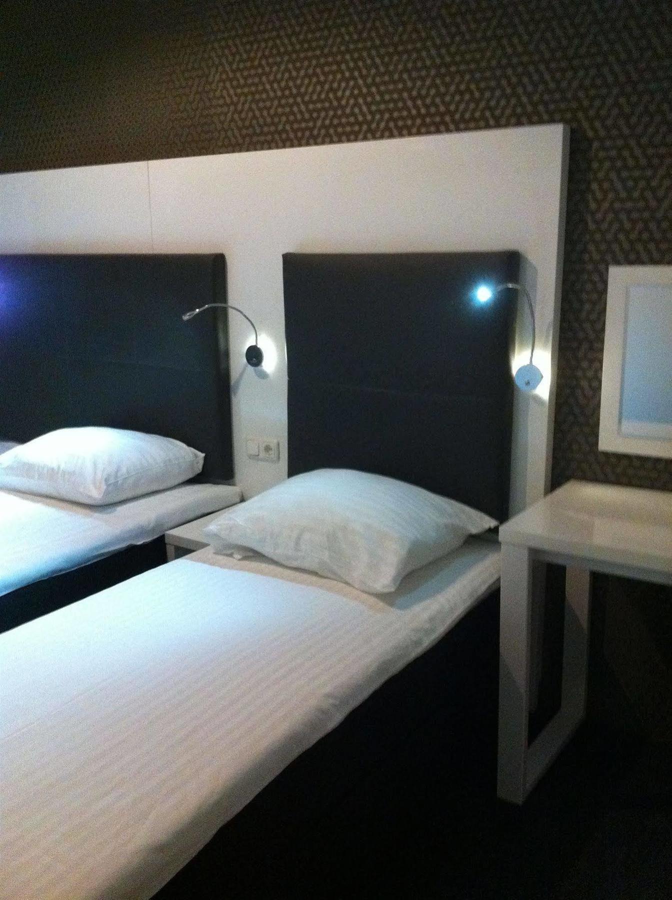 Vossius Vondelpark Hotel 3*